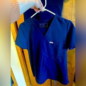 LIKE NEW FIGS SCRUB SET WOMENS